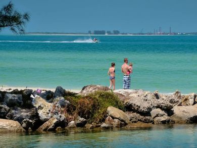 Charming Updated Cottage on Anna Maria Island
